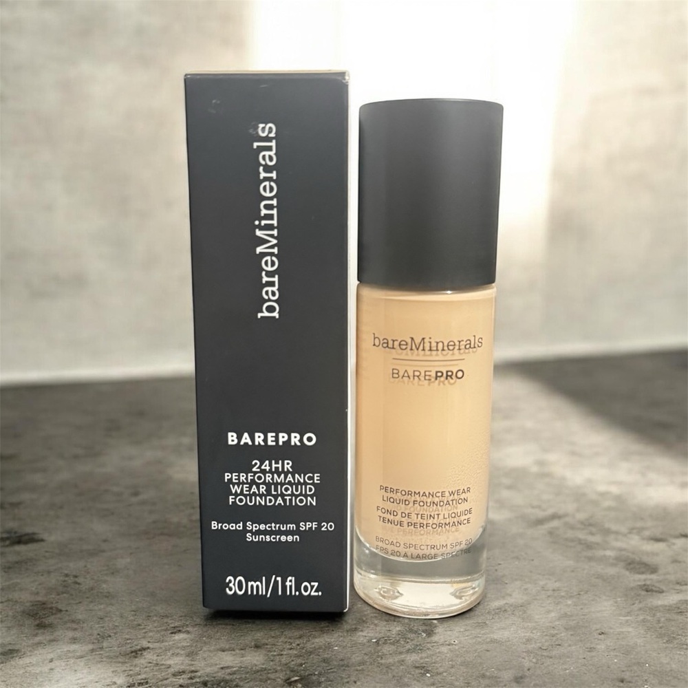 BareMinerals Barepro Performance Wear Liquid Foundation SPF 20 Aspen 04 1 fl.oz - Picture 1 of 4